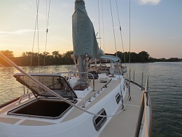 Click image for larger version

Name:	fall sail 13 026.jpg
Views:	608
Size:	403.8 KB
ID:	104609