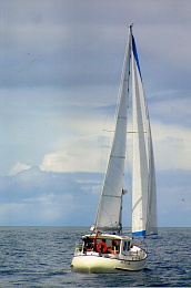 Click image for larger version

Name:	Mukluk_Sailing.jpg
Views:	765
Size:	402.0 KB
ID:	163263