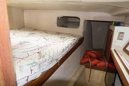 Click image for larger version

Name:	1997_Gemini_105 For Sale View of Master Berth.jpg
Views:	537
Size:	406.8 KB
ID:	176081