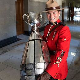 Click image for larger version

Name:	Grey Cup.jpg
Views:	70
Size:	38.2 KB
ID:	222827