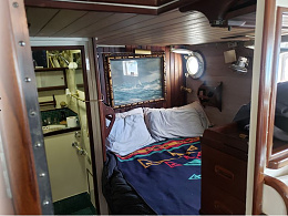 Click image for larger version

Name:	aam aft cabin and head.JPG
Views:	125
Size:	77.4 KB
ID:	253686