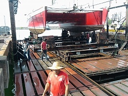 Click image for larger version

Name:	Vacamonte Boatyard hauled3.jpg
Views:	799
Size:	218.1 KB
ID:	31872