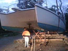 Click image for larger version

Name:	Boat at Yaringa falling off stands, 197.jpg
Views:	340
Size:	418.6 KB
ID:	64802