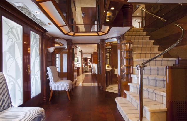 motor yacht starfire main deck lobby