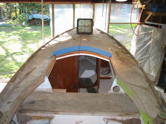 Iwalani foredeck before restoration