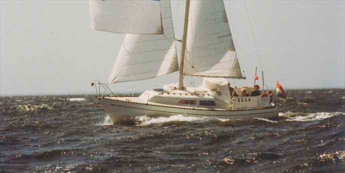 Original Spirit 28 at sea