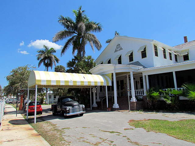 Waterside Entrance to the Rod and Gun Club..