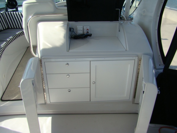 Upper Level storage behind helm