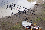 The preparation for tench: Each fisherman normally uses one of these kits: 1 rod pod, 3 electronic bite alarms and oc, 3 rods with baitrunner...