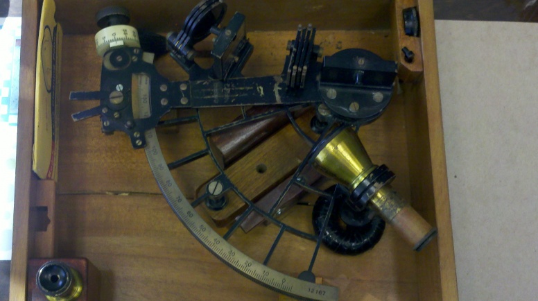 C. Plath Humberg Stubbenhuk 25 Sextant, original box and assessories - Auxiliary view.